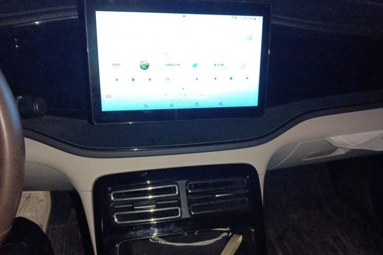Used BYD Qin PLUS 2024 HONOR Edition DM-i 55KM Leading Model Audio And AC Panel