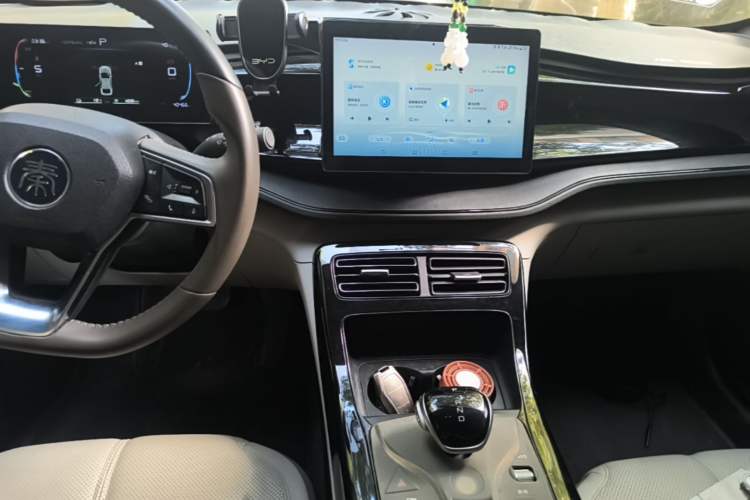 Used BYD Qin PLUS 2024 HONOR Edition DM-i 55KM Leading Model Audio And AC Panel