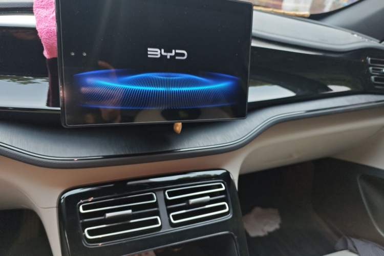 Used BYD Qin PLUS 2024 HONOR Edition DM-i 55KM Leading Model Audio And AC Panel