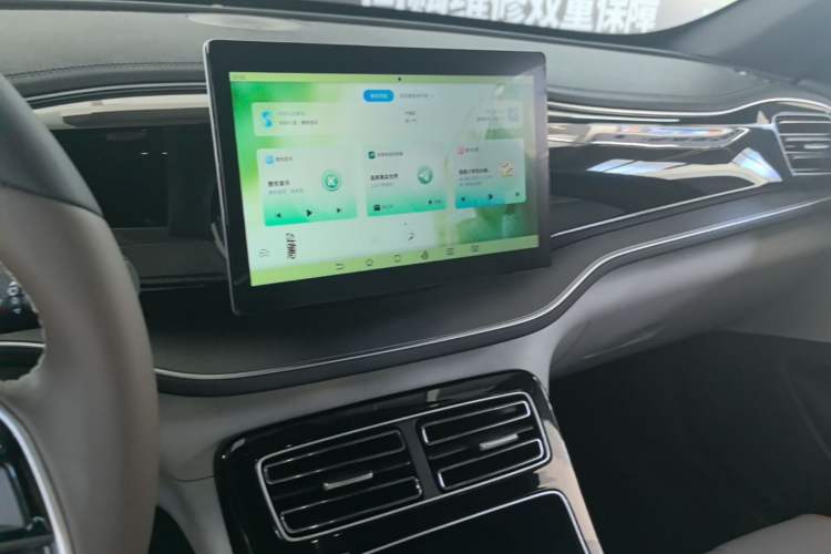 Used BYD Qin PLUS 2024 Honor Edition EV 510KM Leading Model Audio And AC Panel