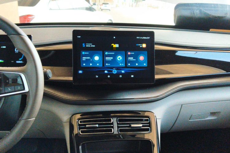 Used BYD Qin PLUS 2024 HONOR Edition DM-i 55KM Leading Model Audio And AC Panel