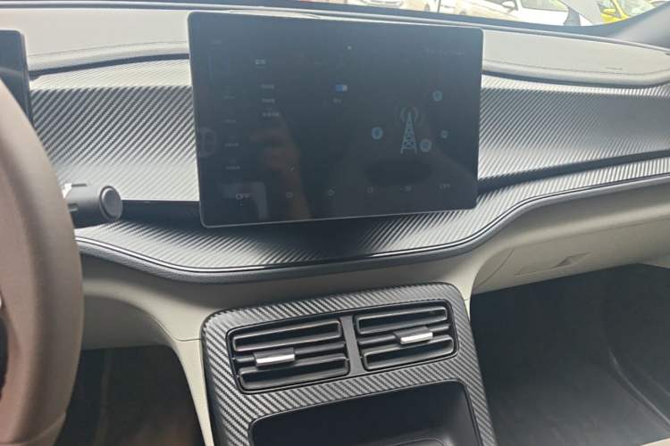 Used BYD Qin PLUS 2024 HONOR Edition DM-i 55KM Leading Model Audio And AC Panel