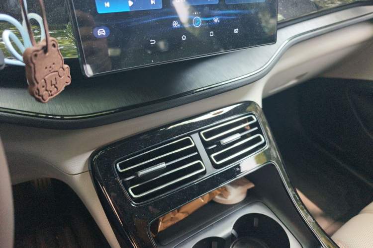 Used BYD Qin PLUS 2024 HONOR Edition DM-i 55KM Leading Model Audio And AC Panel