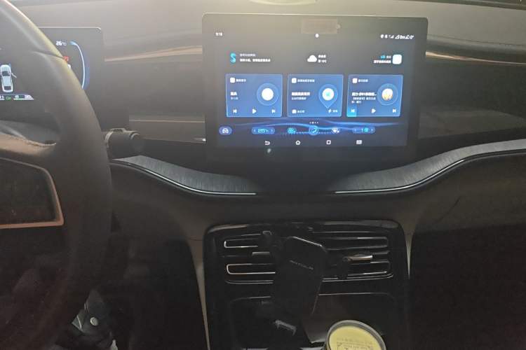 Used BYD Qin PLUS 2024 HONOR Edition DM-i 55KM Leading Model Audio And AC Panel