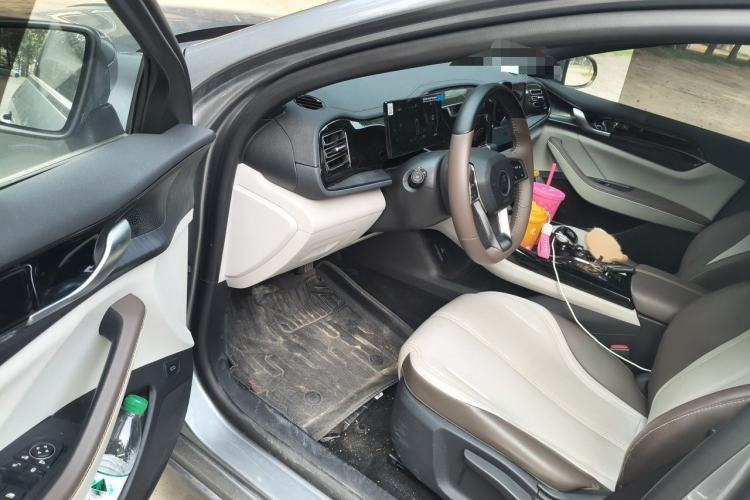Used BYD Qin PLUS 2024 HONOR Edition DM-i 55KM Leading Model Driver Seat
