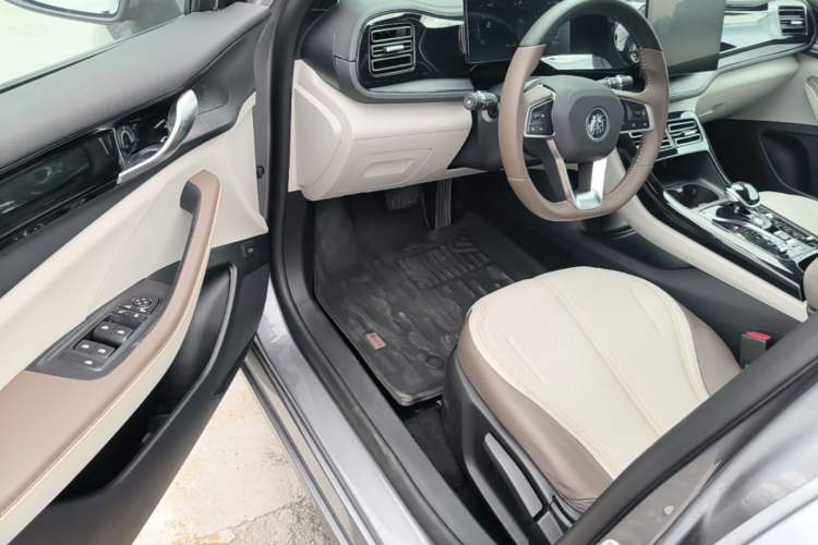 Used BYD Qin PLUS 2024 HONOR Edition DM-i 55KM Leading Model Driver Seat