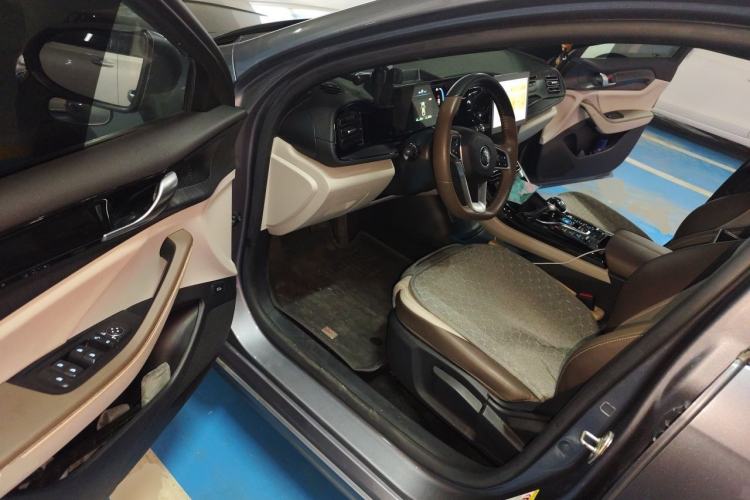 Used BYD Qin PLUS 2024 HONOR Edition DM-i 55KM Leading Model Driver Seat