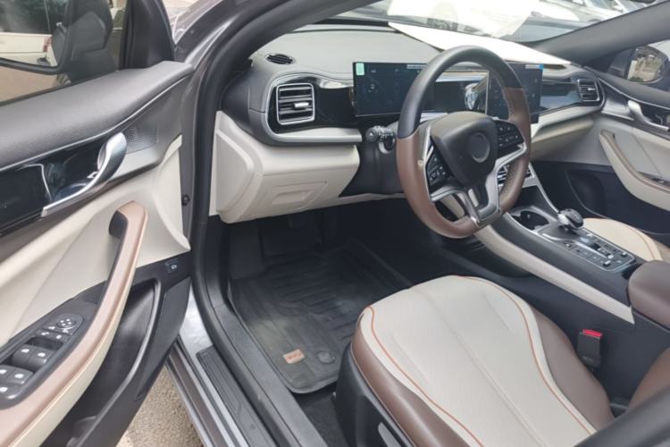 Used BYD Qin PLUS 2024 Honor Edition EV 510KM Leading Model Driver Seat