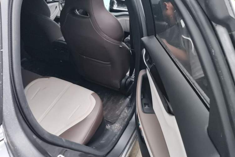 Used BYD Qin PLUS 2024 HONOR Edition DM-i 55KM Leading Model Driver Seat