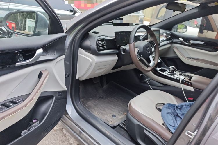 Used BYD Qin PLUS 2024 HONOR Edition DM-i 55KM Leading Model Driver Seat