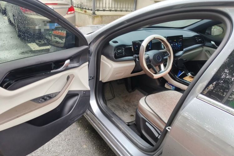 Used BYD Qin PLUS 2024 HONOR Edition DM-i 55KM Leading Model Driver Seat