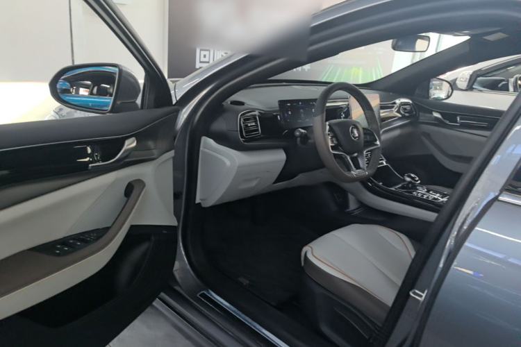 Used BYD Qin PLUS 2024 Honor Edition EV 510KM Leading Model Driver Seat