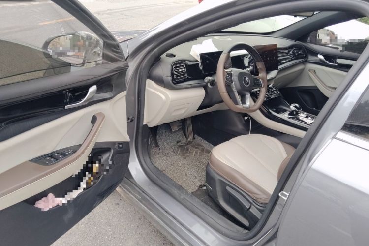Used BYD Qin PLUS 2024 HONOR Edition DM-i 55KM Leading Model Driver Seat