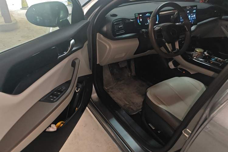 Used BYD Qin PLUS 2024 HONOR Edition DM-i 55KM Leading Model Driver Seat