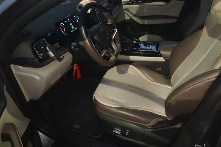 Used BYD Qin PLUS 2024 Honor Edition EV 420KM Beyond Model Driver Seat