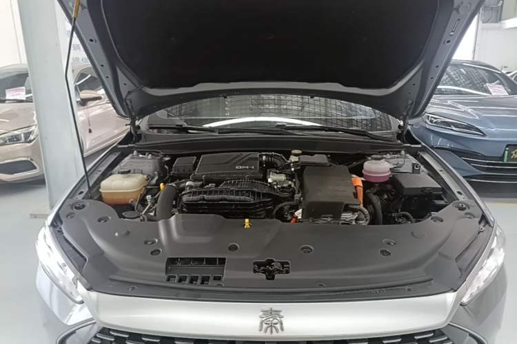 Used BYD Qin PLUS 2024 HONOR Edition DM-i 55KM Leading Model Engine Bay