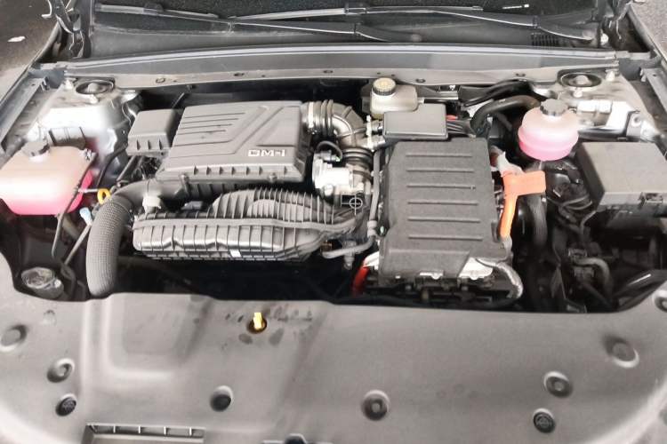 Used BYD Qin PLUS 2024 HONOR Edition DM-i 55KM Leading Model Engine Bay