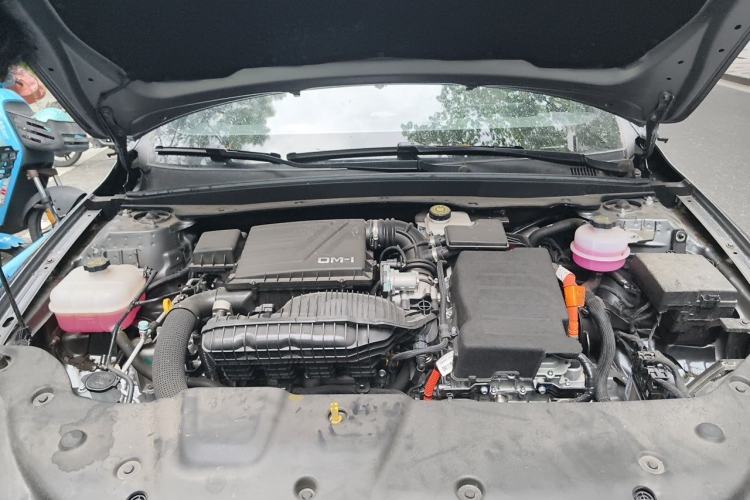 Used BYD Qin PLUS 2024 HONOR Edition DM-i 55KM Leading Model Engine Bay