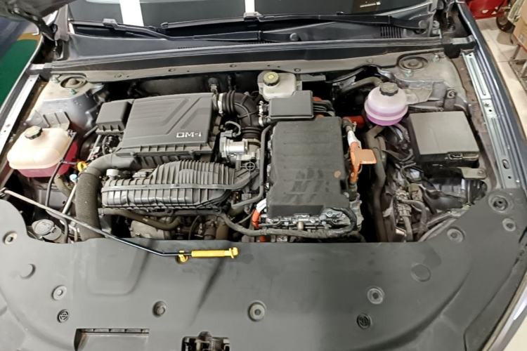 Used BYD Qin PLUS 2024 HONOR Edition DM-i 55KM Leading Model Engine Bay