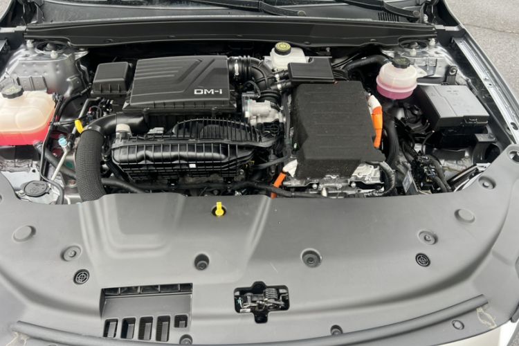 Used BYD Qin PLUS 2024 HONOR Edition DM-i 55KM Leading Model Engine Bay