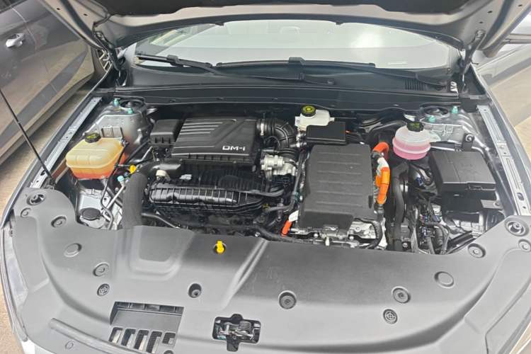 Used BYD Qin PLUS 2024 HONOR Edition DM-i 55KM Leading Model Engine Bay