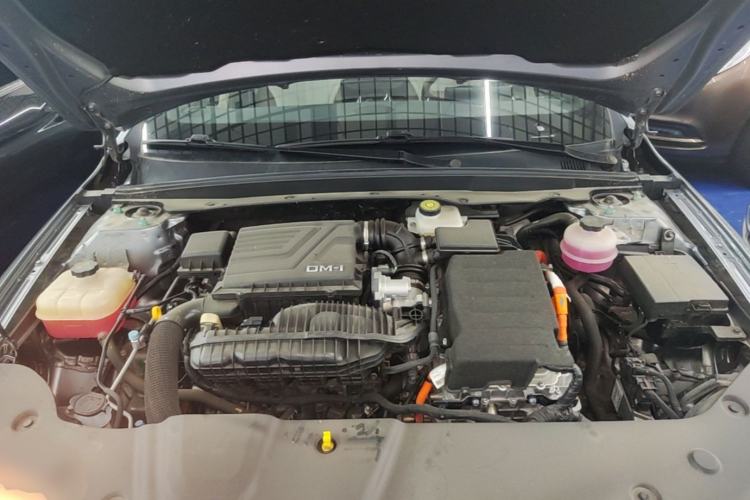 Used BYD Qin PLUS 2024 HONOR Edition DM-i 55KM Leading Model Engine Bay