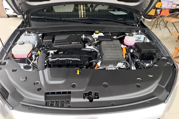 Used BYD Qin PLUS 2024 HONOR Edition DM-i 55KM Leading Model Engine Bay