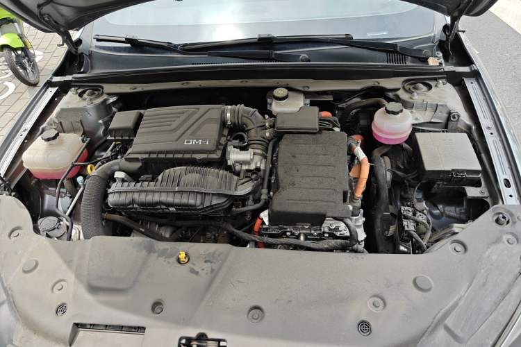 Used BYD Qin PLUS 2024 HONOR Edition DM-i 55KM Leading Model Engine Bay
