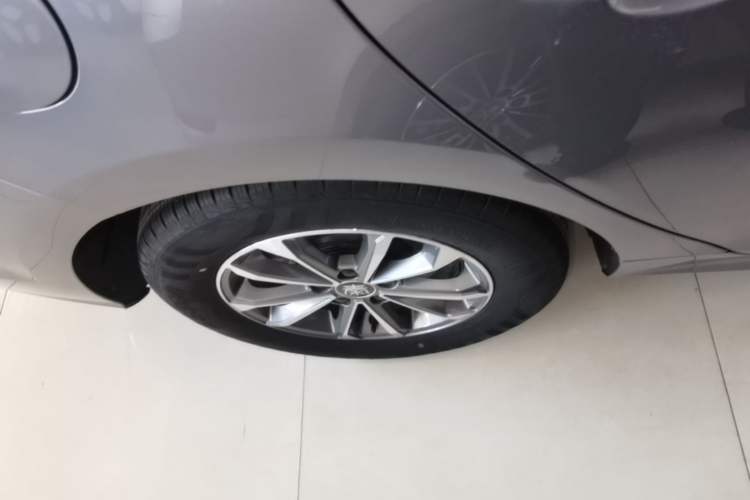 Used BYD Qin PLUS 2024 HONOR Edition DM-i 55KM Leading Model Exterior 5