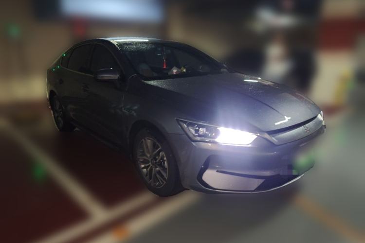 Used BYD Qin PLUS 2024 Honor Edition EV 420KM Leading Model Front Right 45 Deg