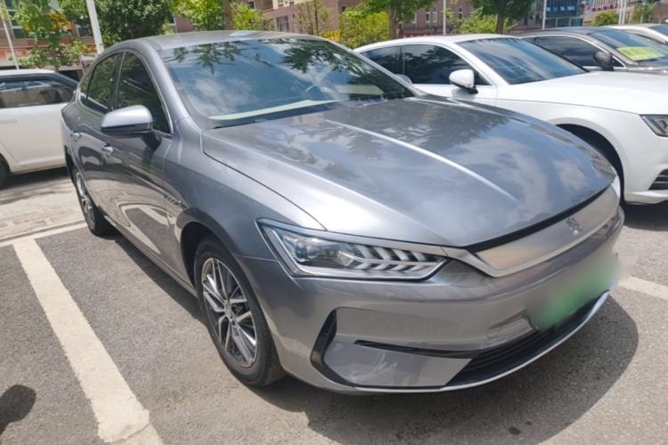 Used BYD Qin PLUS 2024 Honor Edition EV 510KM Leading Model Front Right 45 Deg