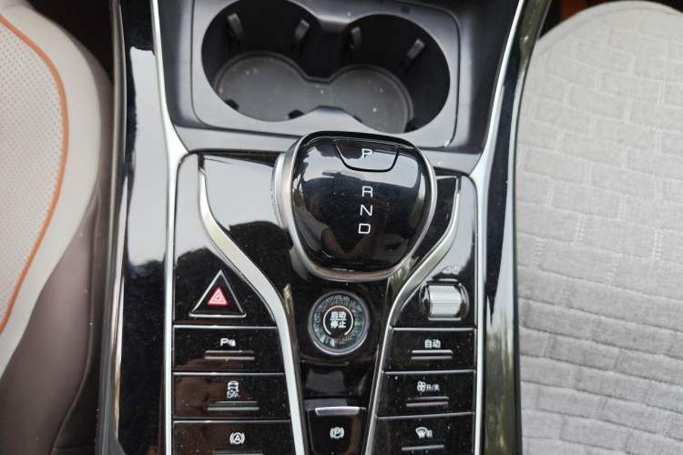 Used BYD Qin PLUS 2024 HONOR Edition DM-i 55KM Beyond Model Gear Lever