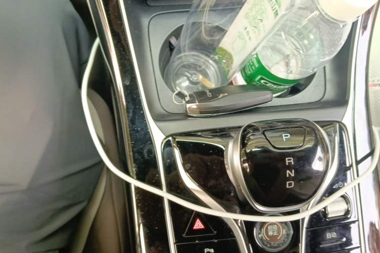 Used BYD Qin PLUS 2024 Honor Edition EV 420KM Leading Model Gear Lever