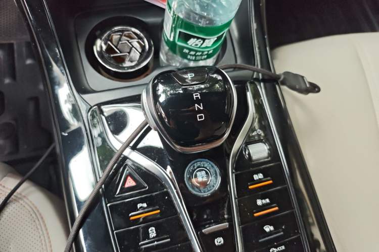 Used BYD Qin PLUS 2024 HONOR Edition DM-i 55KM Leading Model Gear Lever