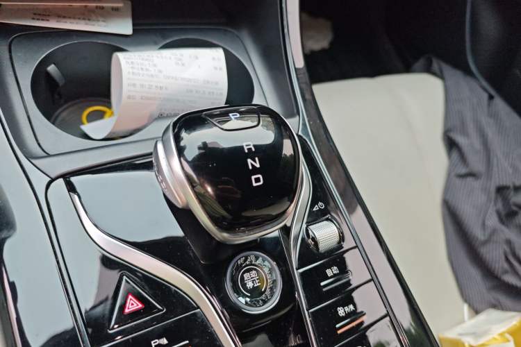 Used BYD Qin PLUS 2024 HONOR Edition DM-i 55KM Leading Model Gear Lever