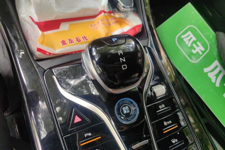Used BYD Qin PLUS 2024 HONOR Edition DM-i 55KM Leading Model Gear Lever