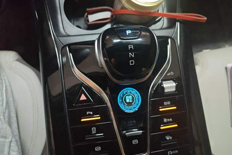 Used BYD Qin PLUS 2024 HONOR Edition DM-i 55KM Leading Model Gear Lever