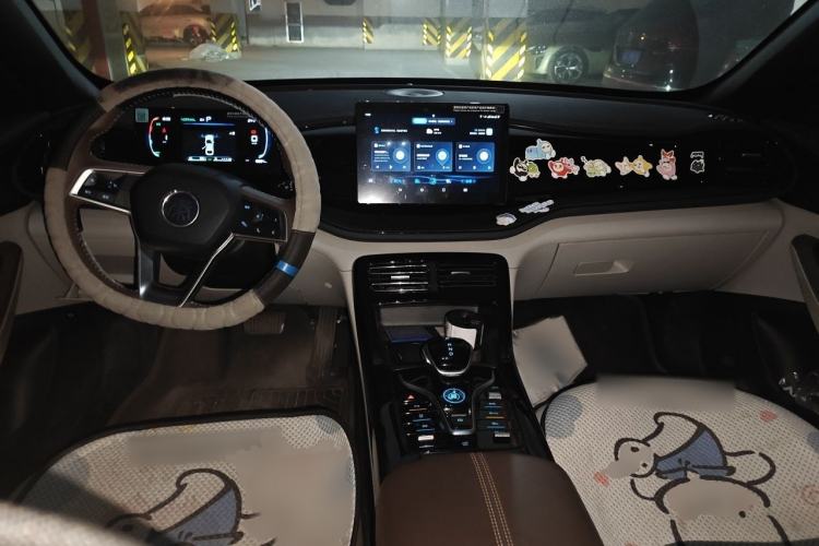Used BYD Qin PLUS 2024 HONOR Edition DM-i 55KM Leading Model Interior 1