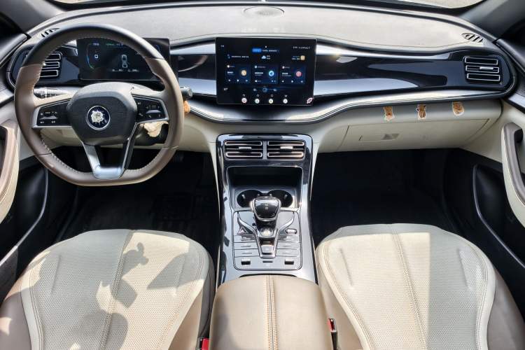 Used BYD Qin PLUS 2024 HONOR Edition DM-i 55KM Leading Model Interior 1