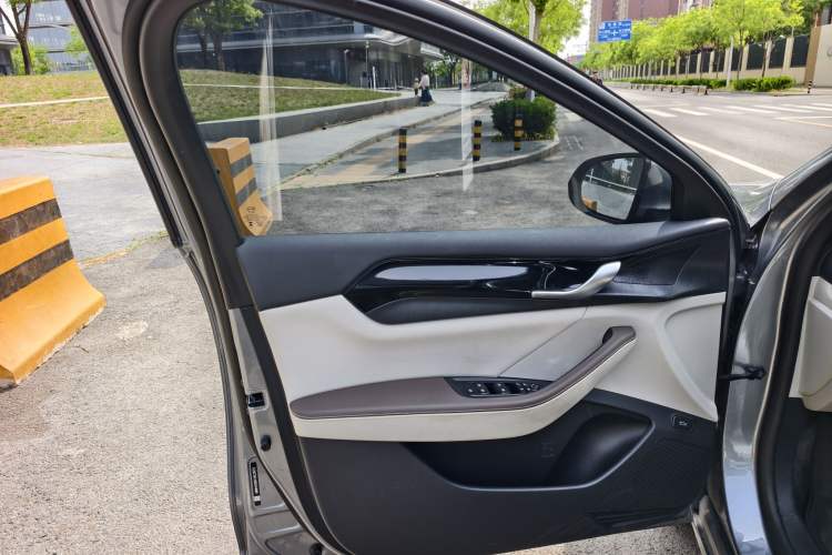 Used BYD Qin PLUS 2024 HONOR Edition DM-i 55KM Leading Model Interior 8