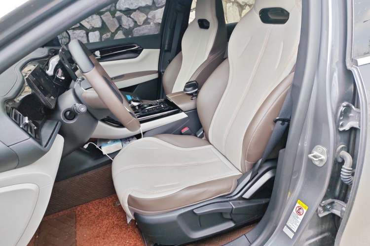 Used BYD Qin PLUS 2024 HONOR Edition DM-i 55KM Leading Model Left Front Seat