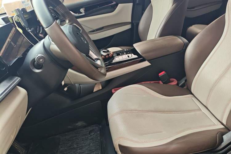 Used BYD Qin PLUS 2024 HONOR Edition DM-i 55KM Leading Model Left Front Seat
