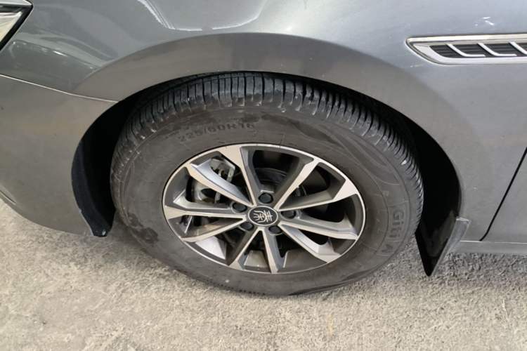 Used BYD Qin PLUS 2024 HONOR Edition DM-i 55KM Leading Model Left Front Wheel Hub