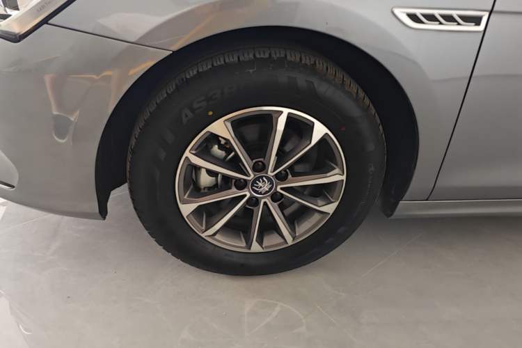 Used BYD Qin PLUS 2024 HONOR Edition DM-i 55KM Leading Model Left Front Wheel Hub