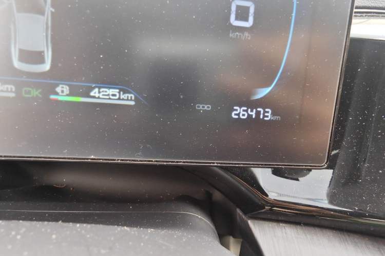 Used BYD Qin PLUS 2024 HONOR Edition DM-i 55KM Leading Model Odometer Close Up