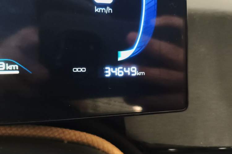 Used BYD Qin PLUS 2024 HONOR Edition DM-i 120KM Leading Model Odometer Close Up
