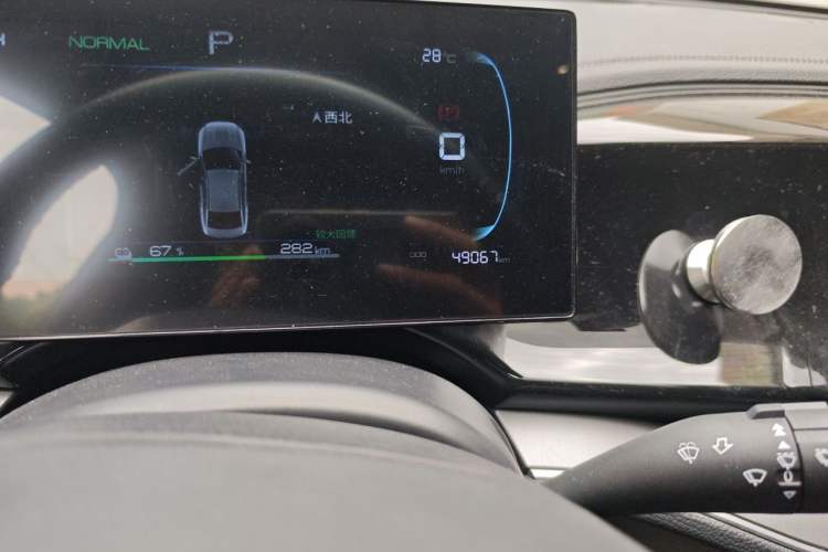 Used BYD Qin PLUS 2024 Honor Edition EV 420KM Leading Model Odometer Close Up