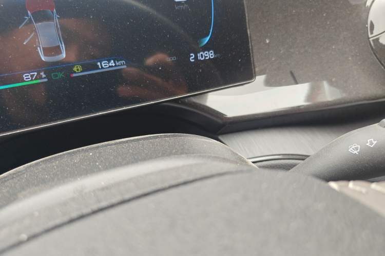 Used BYD Qin PLUS 2024 HONOR Edition DM-i 55KM Leading Model Odometer Close Up