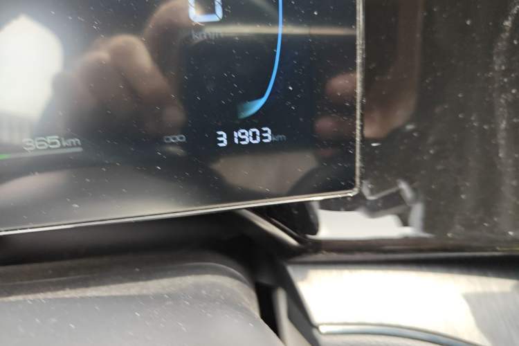 Used BYD Qin PLUS 2024 HONOR Edition DM-i 55KM Leading Model Odometer Close Up