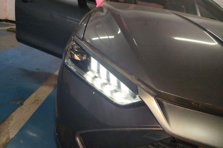 Used BYD Qin PLUS 2024 HONOR Edition DM-i 55KM Leading Model Right Front Headlight